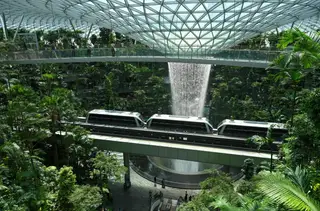 বিশ্বসেরা বিমানবন্দরের তকমা হারালো সিঙ্গাপুরের চাঙ্গি এয়ারপোর্ট